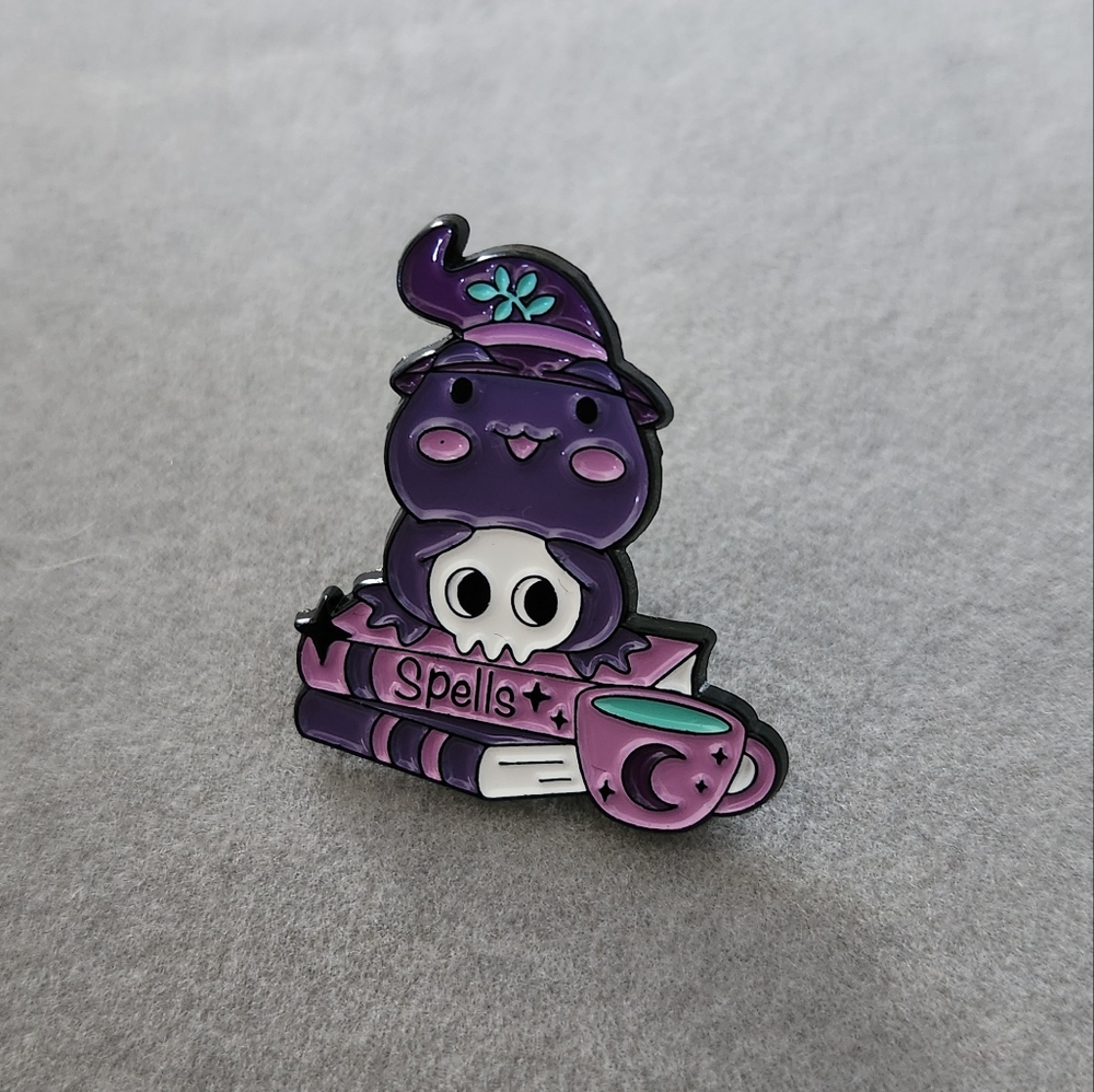 Purple‎ Witch Cat Enamel Pin